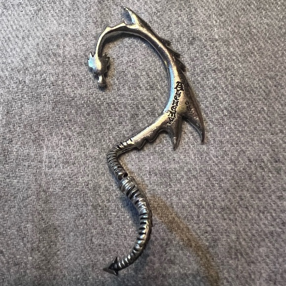 Alchemy Gothic the Dragons Lure Ear Wrap - Picture 2 of 6